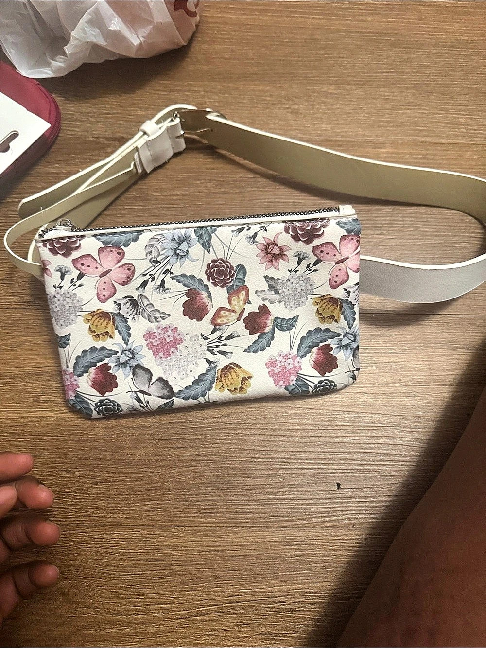 Floral Wristlet in White & Pink